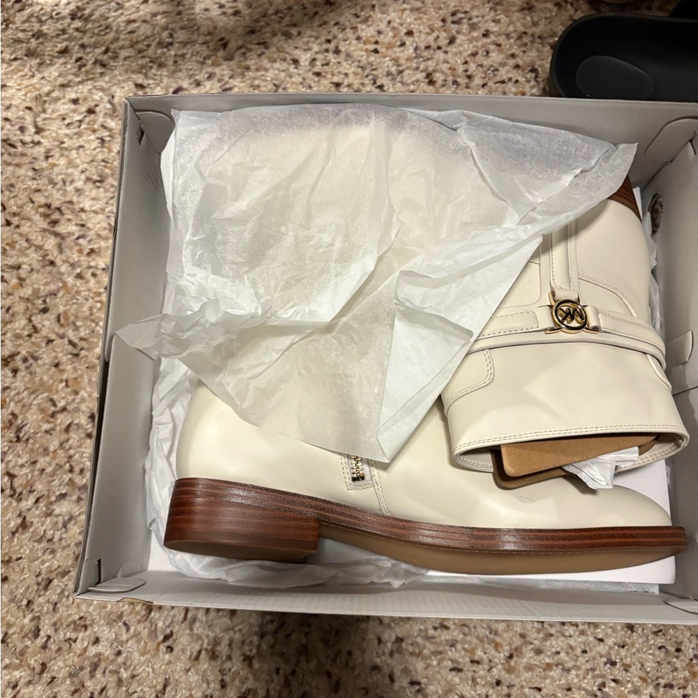 Michael Kors Cream Ankle Boots - Picture 6 of 8